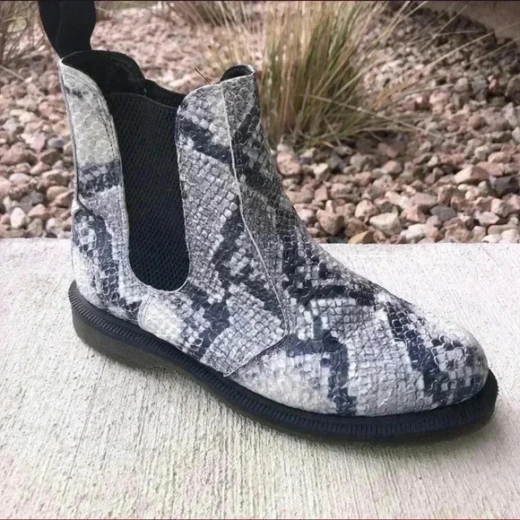 Dr Martens Women Flora Chelsea Ankle Boots Size 5 Light Gray Snake Print - Picture 4 of 12